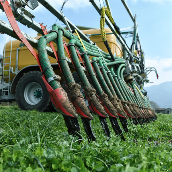 Farming equipment working the groundthe ground injecting slurry into the ground in an environmentally friendly way, indicating Linnea’s commitment to GACP and sustainable manufacturing.